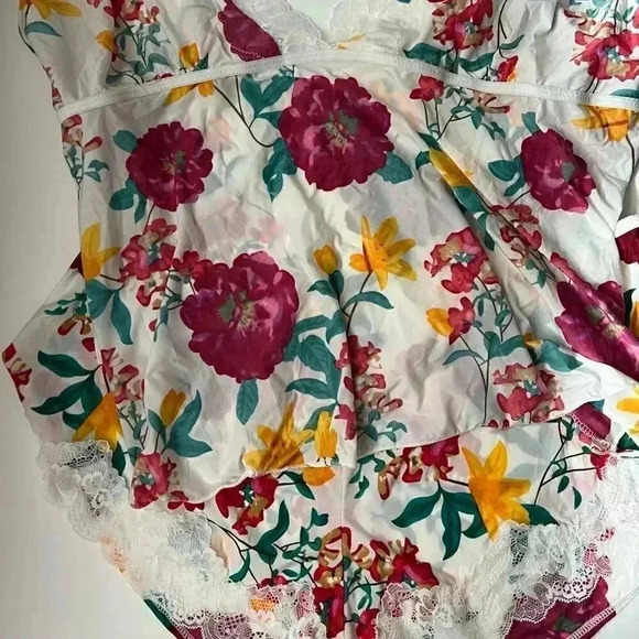 NWT OH LA LA CHERI CURVE REINA FLORAL PRINT AND LACE SET 1X/2X - Picture 4 of 7